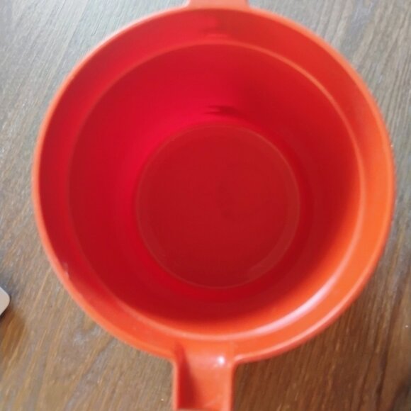 Vintage Tupperware 1.5 Quart Pitcher - Picture 2 of 4